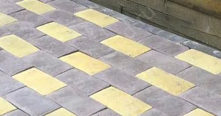 Укладка тротуарной плитки вокруг дома в Хабаровске - цены от 823 руб.