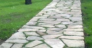 Профессиональная укладка камня на дорожки в Хабаровске в октябре