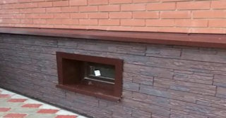 Облицовка цоколя панелями под камень в Хабаровске в октябре