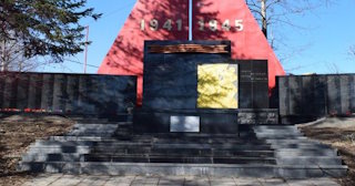 Профессиональное благоустройство памятников в Хабаровске в октябре