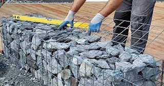 Устройство подпорной стенки из габионов в Хабаровске в октябре
